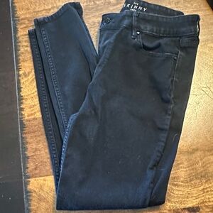 White House Black Market skinny crop jeans size 6 black